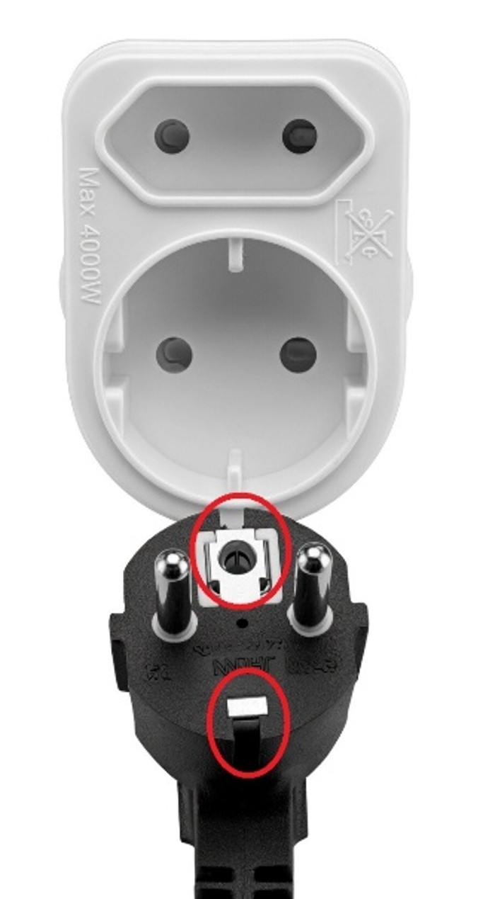 Incorrect plug and adapter configuration